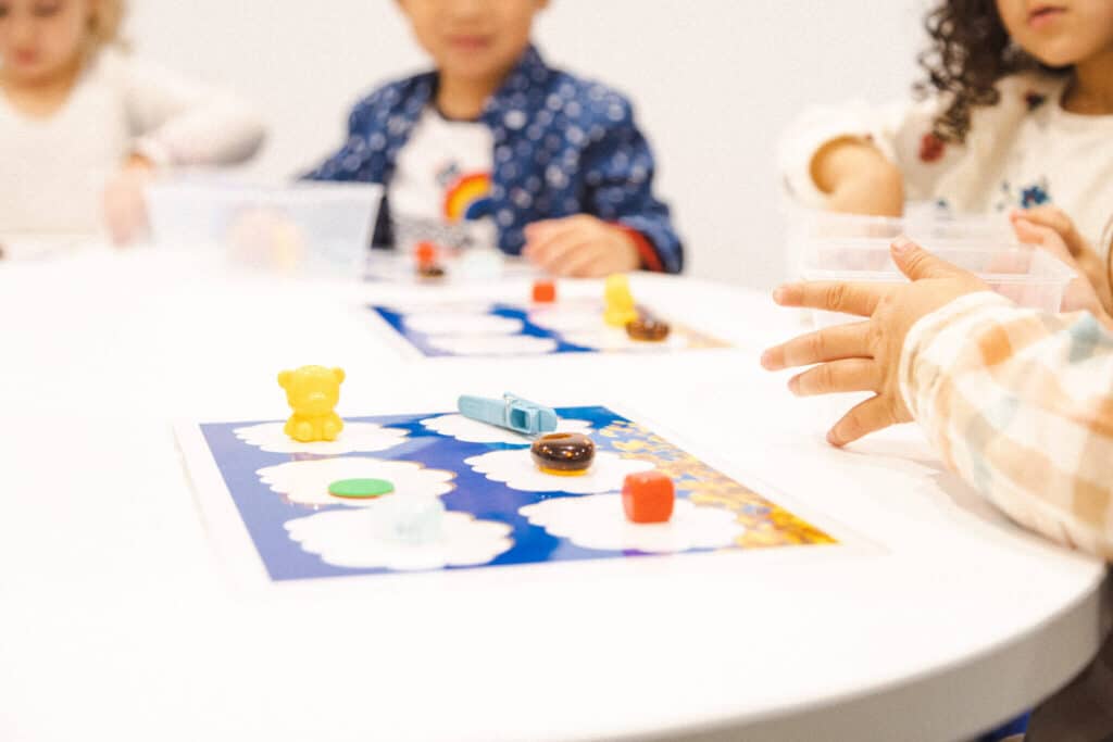 Kids playing memory games in a Shichida class