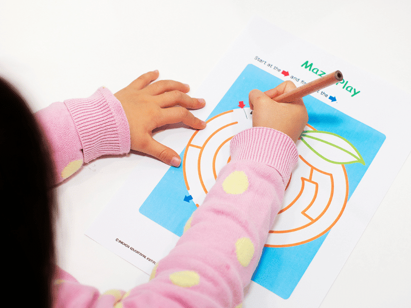 fine motor skills using maze play