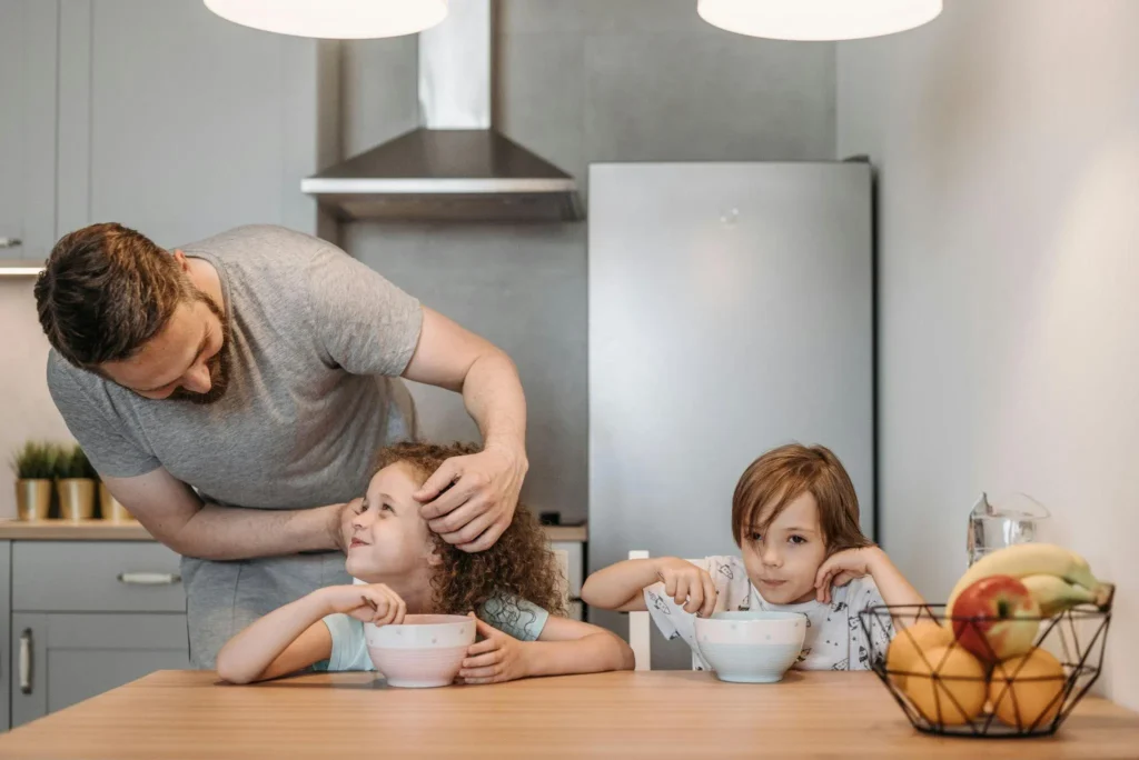 family-breakfast-kitchen-scene