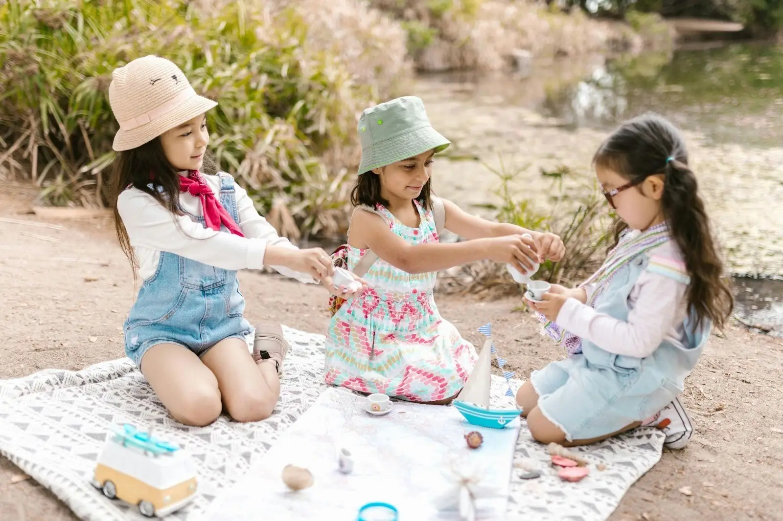 Screen Free Activities_ 100- Ideas for Kids and Families